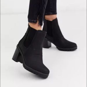 UGG Hazel Waterproof Boot (Size 9)